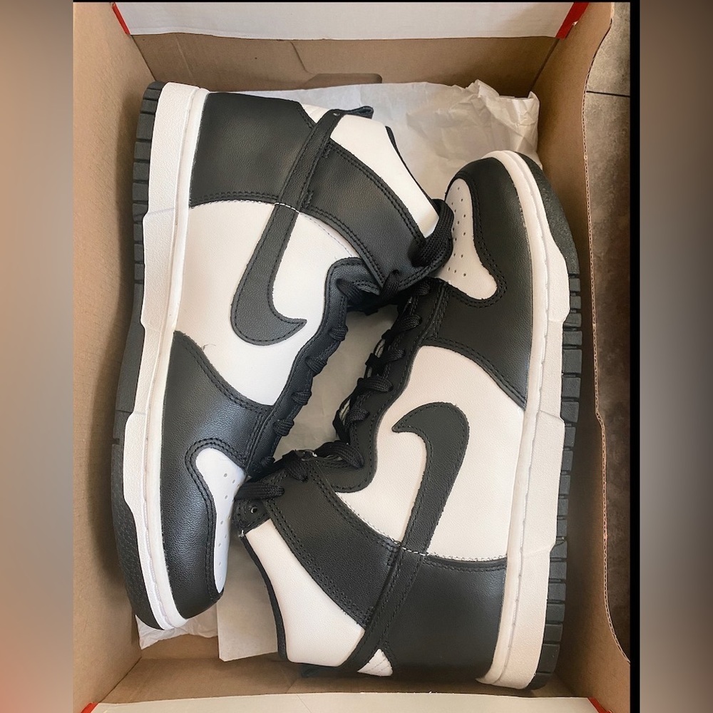 Womens Nike dunks high